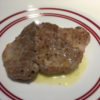 豚ヒレ肉のレモンペッパー焼きバターレモンのソース